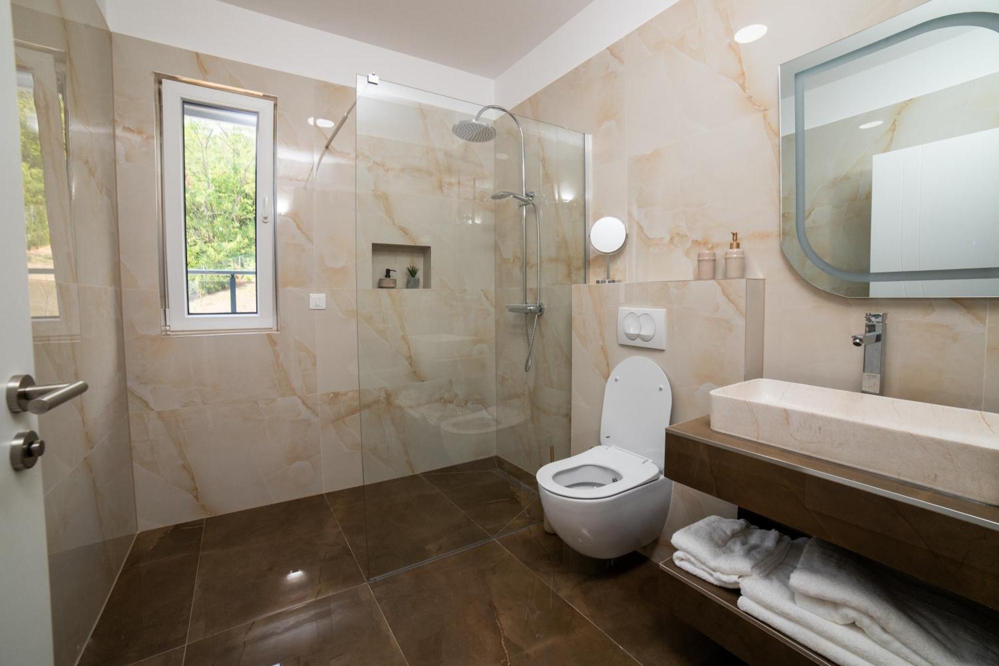 White House Radac Peja Bed and Breakfast Buitenkant foto